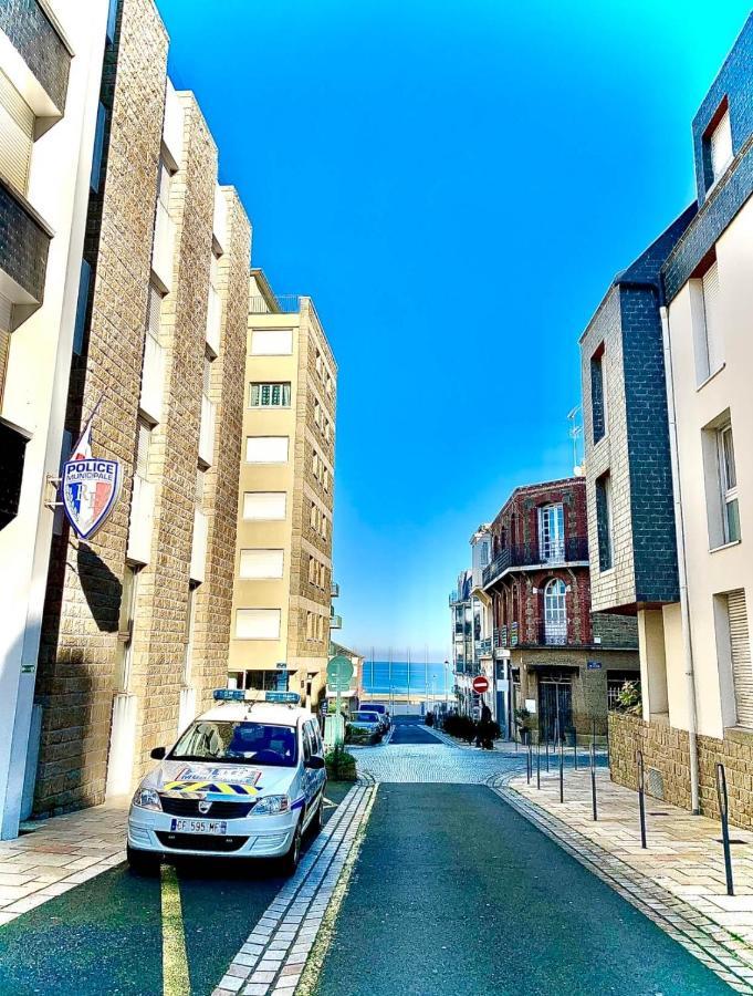 Homard And Fox, Appartement 2 Chambres 100M De La Mer 迪纳尔 外观 照片